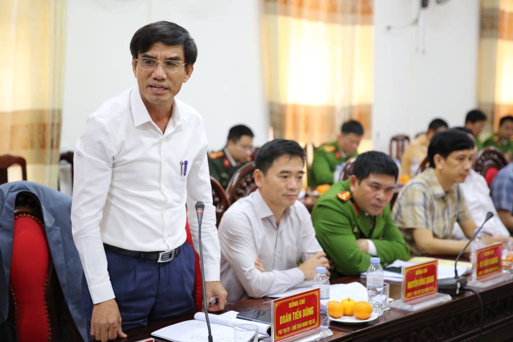 Đồng chí Chủ tịch UBND thị xã Cửa Lò phát biểu tại buổi làm việc