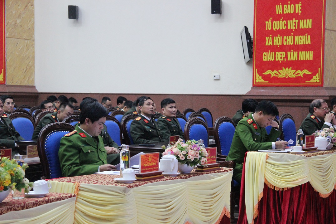 Các đồng chí: Đại tá Nguyễn Đức Hải - Phó Bí thư Đảng ủy, Phó Giám đốc Công an tỉnh; Đại tá Nguyễn Duy Thanh - Ủy viên BTV Đảng ủy, Phó Giám đốc Công an tỉnh dự Hội nghị