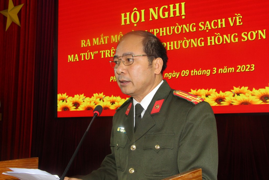 Đại diện Phòng Phong trào toàn dân bảo vệ an ninh Tổ quốc Công an tỉnh phát biểu tại Hội nghị
