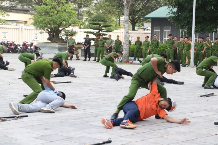 Thực hiện lời dạy của Bác: 'Đối với địch, phải cương quyết, khôn khéo' (kỳ 2)
