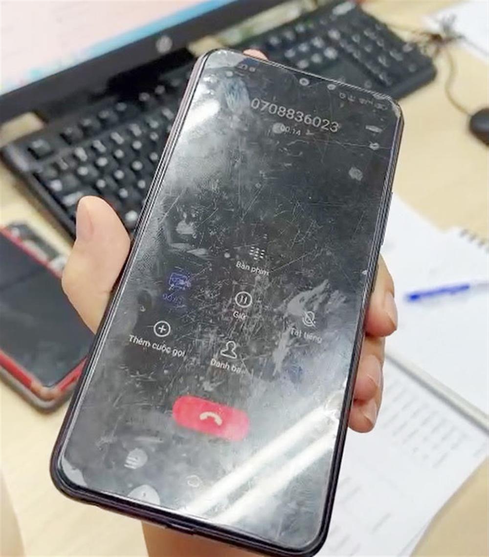  Một cuộc gọi lừa đảo đến phụ huynh thông báo việc con trẻ bị 