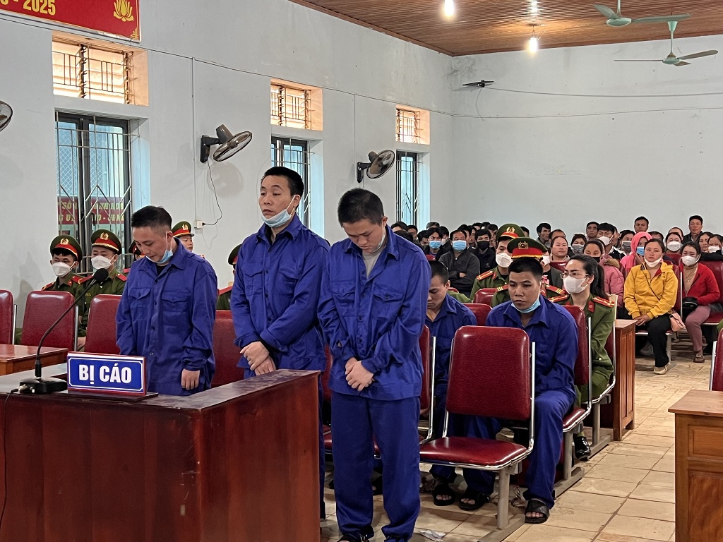 03 bị cáo Và, Lỳ, Sáu tại phiên tòa