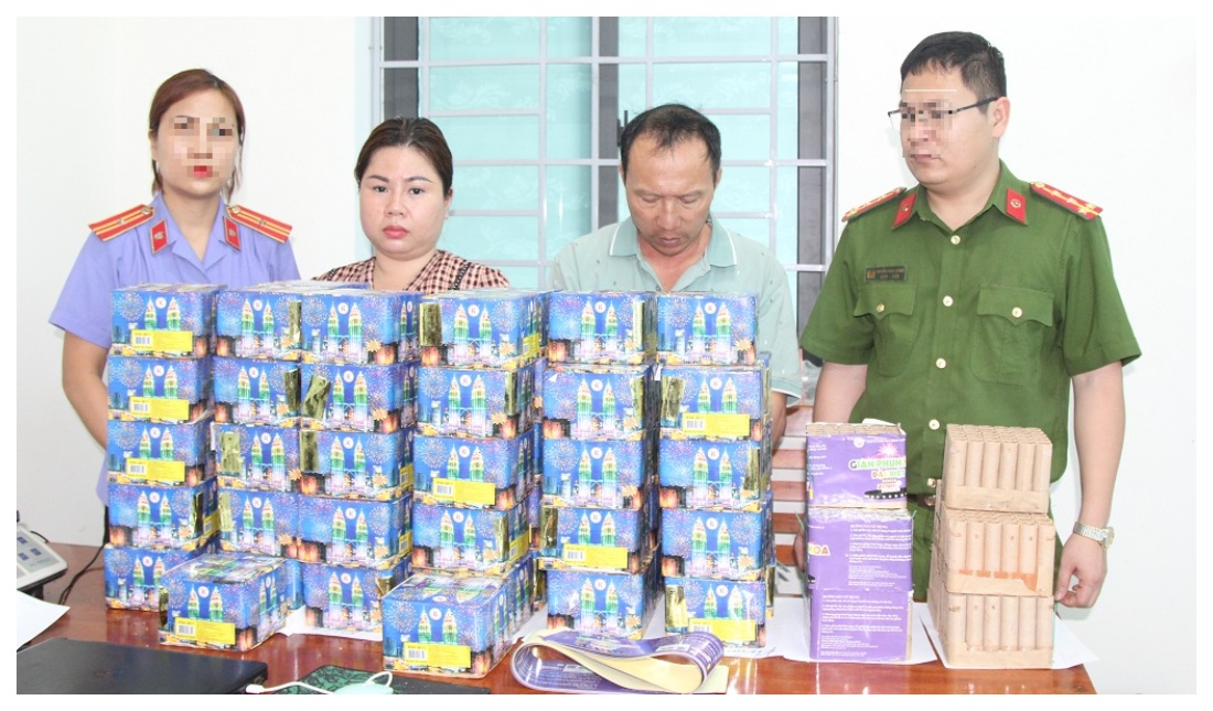Phá chuyên án, bắt giữ 02 đối tượng, thu hơn 62kg pháo