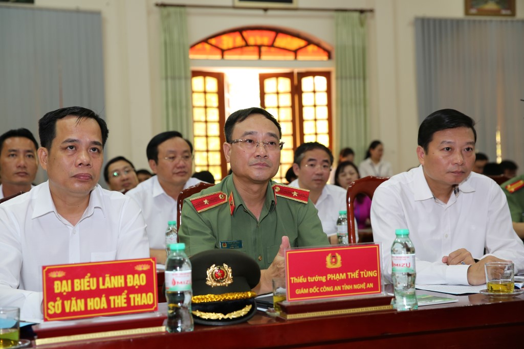 Các đại biểu thăm, làm việc với Khu di tích Kim Liên về mô hình “Tự quản, tự phòng, tự bảo vệ, tự hòa giải, tự tố giác tội phạm” trong đảm bảo ANTT 