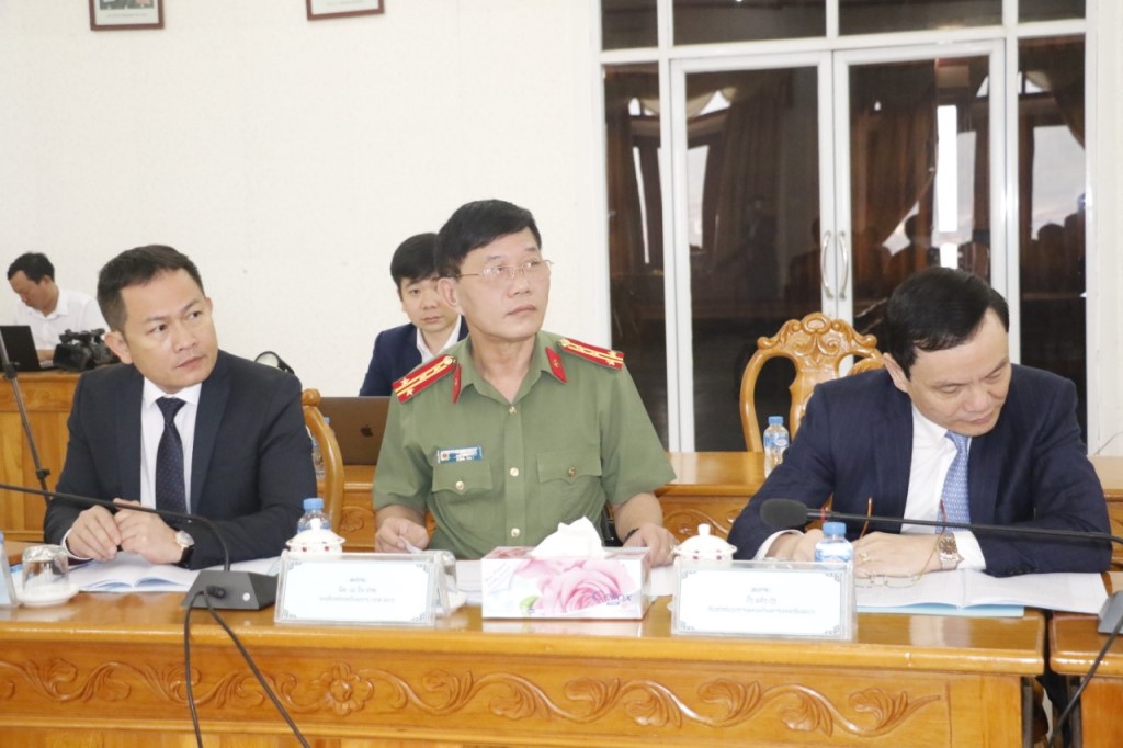 Đồng chí Đại tá Lê Văn Thái, Phó Giám đốc Công an tỉnh dự Hội đàm