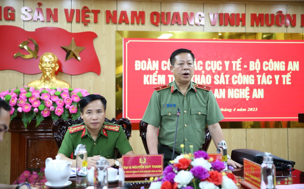 Đồng chí Thiếu tướng Vũ Hải Nam, Phó Cục trưởng Cục y tế, Bộ Công an phát biểu tại buổi làm việc