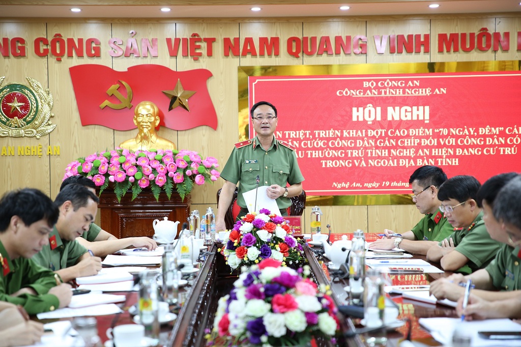 Đồng chí Thiếu tướng Phạm Thế Tùng, Giám đốc Công an tỉnh kết luận tại Hội nghị
