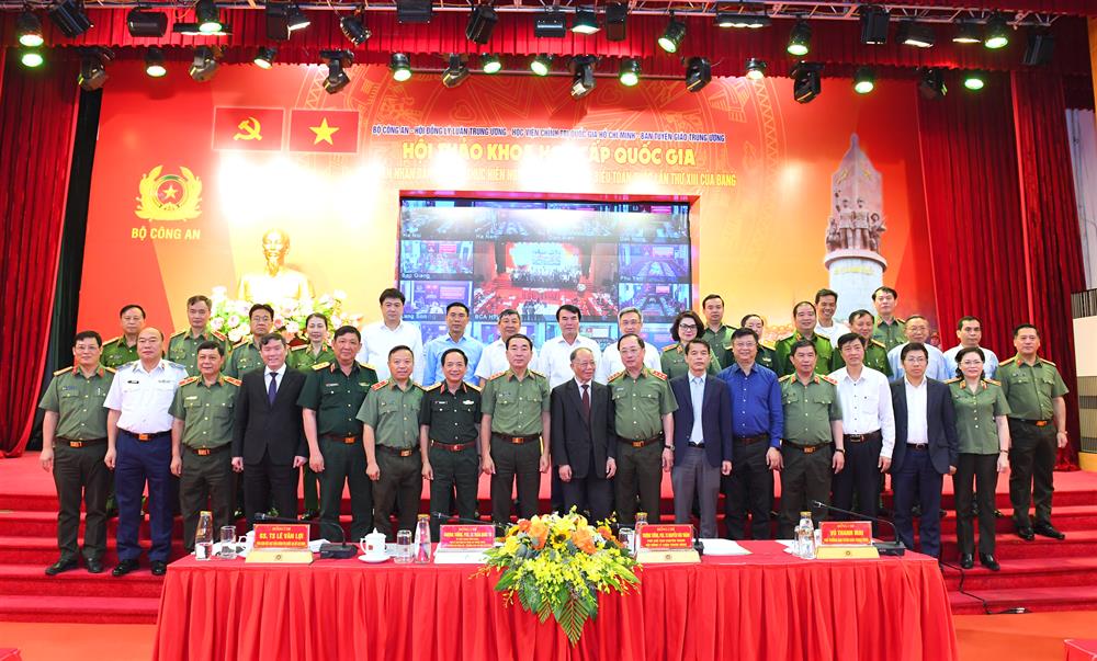 Công an nhân dân với việc thực hiện Nghị quyết Đại hội đại biểu toàn quốc lần thứ XIII của Đảng