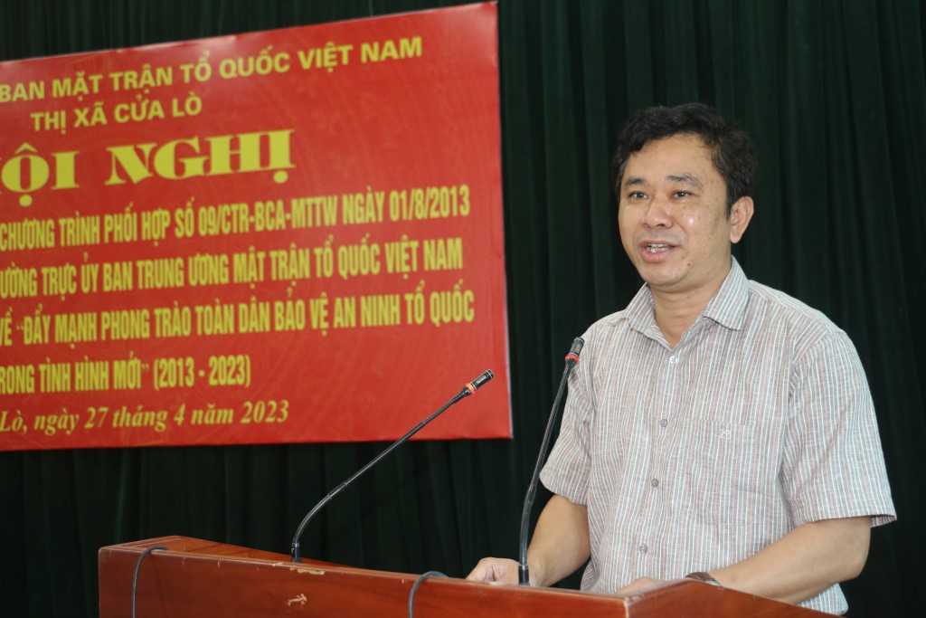 Tại Hội nghị đại diện UBND các phường trên địa bàn phát biểu tham luận về công tác xây dựng phòng trào toàn dân bảo vệ ANTQ