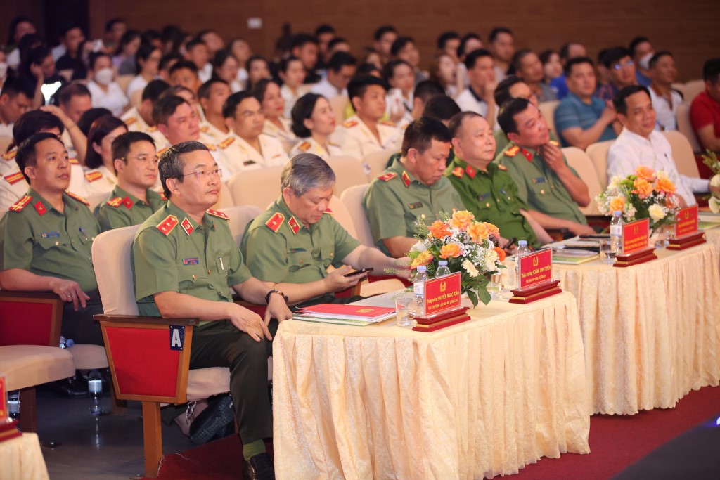 Đại biểu Bộ Công an dự lễ khai mạc