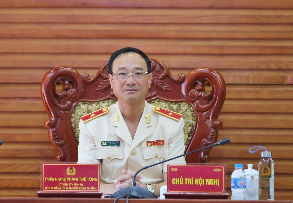 Tại điểm cầu Công an Nghệ An, đồng chí Thiếu tướng Phạm Thế Tùng - Giám đốc Công an tỉnh chủ trì hội nghị