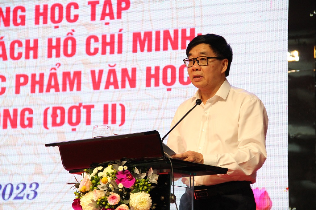 Đồng chí Nguyễn Văn Thông - Phó Bí thư Thường trực Tỉnh ủy phát biểu tại Hội nghị