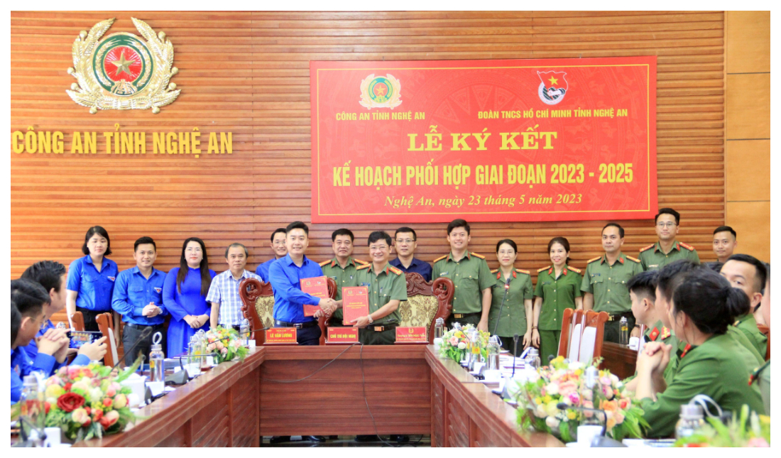 Lễ ký kết kế hoạch phối hợp giai đoạn 2023 -2025 giữa Công an tỉnh và Tỉnh đoàn Nghệ An