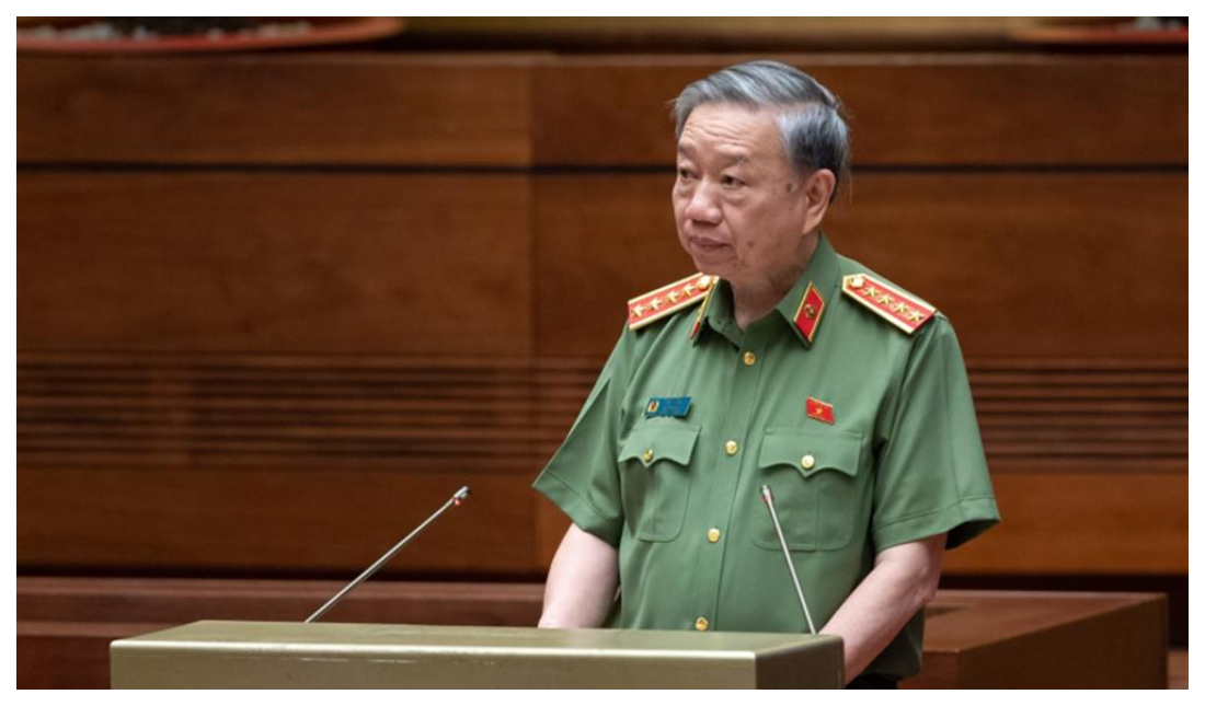 Chính phủ trình Quốc hội dự án Luật Sửa đổi, bổ sung một số điều của Luật Xuất cảnh, nhập cảnh