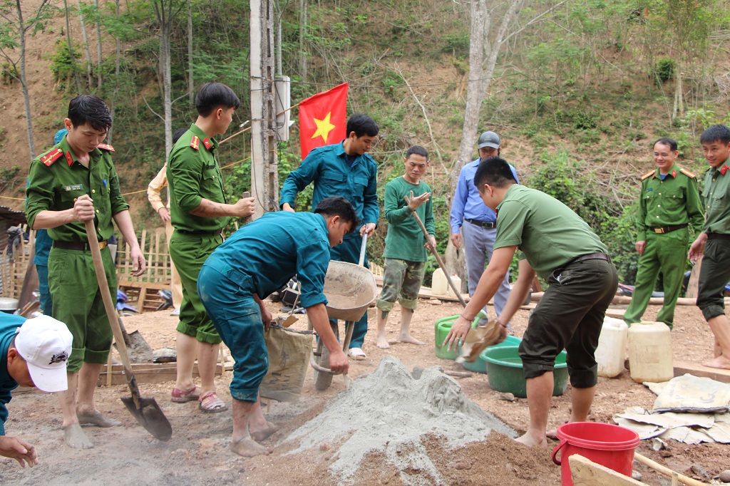 Công an Nghệ An phối hợp với mặt trận Tổ quôc Nghệ An hỗ trợ xây dựng hàng nghìn ngôi nhà tình nghĩa