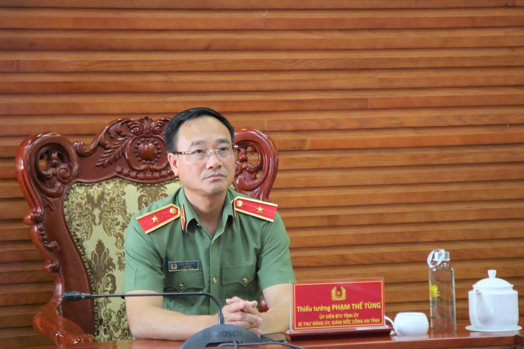 Đồng chí Thiếu tướng Phạm Thế Tùng, Giám đốc Công an tỉnh chủ trì tại điểm cầu Công an Nghệ An