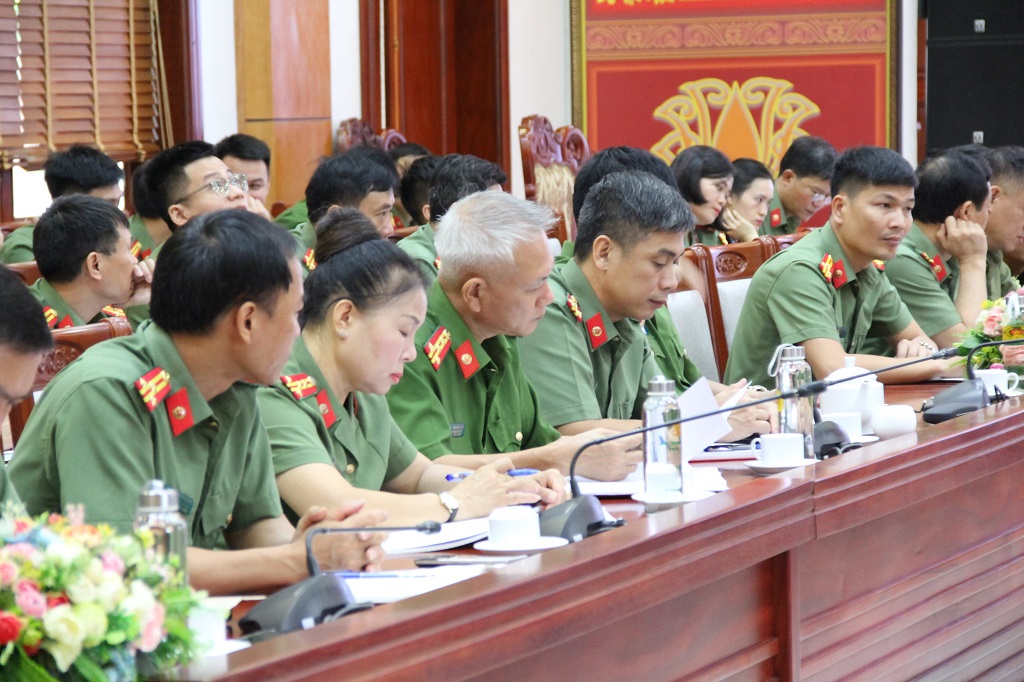 Các đại biểu tham dự Hội nghị