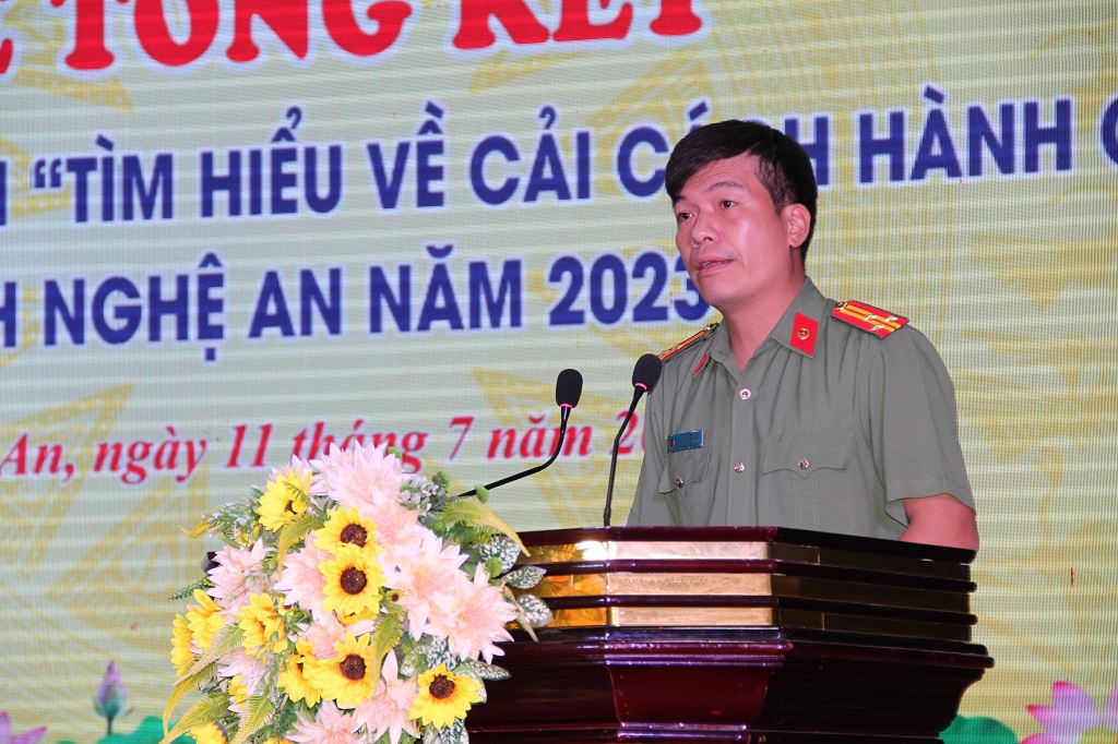 Đại diện Công an Nghệ An phát biểu tại buổi lễ