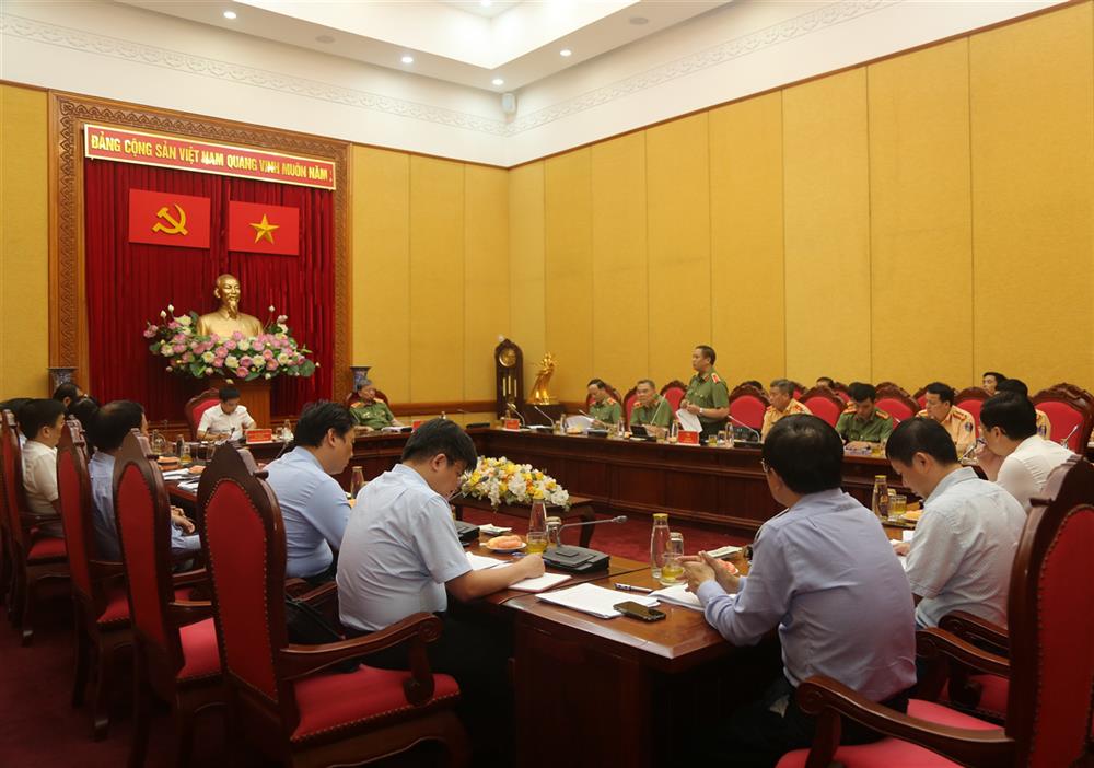 Toàn cảnh cuộc họp.