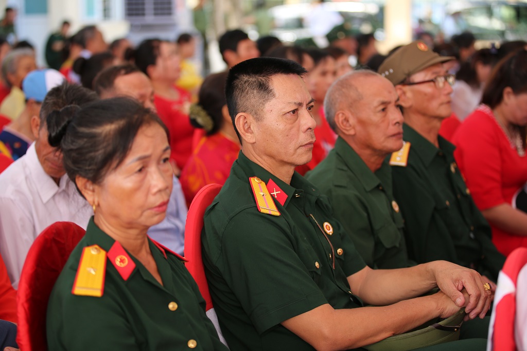 Bà con Nhân dân phường Nghi Thu tham gia “Ngày hội toàn dân bảo vệ ANTQ