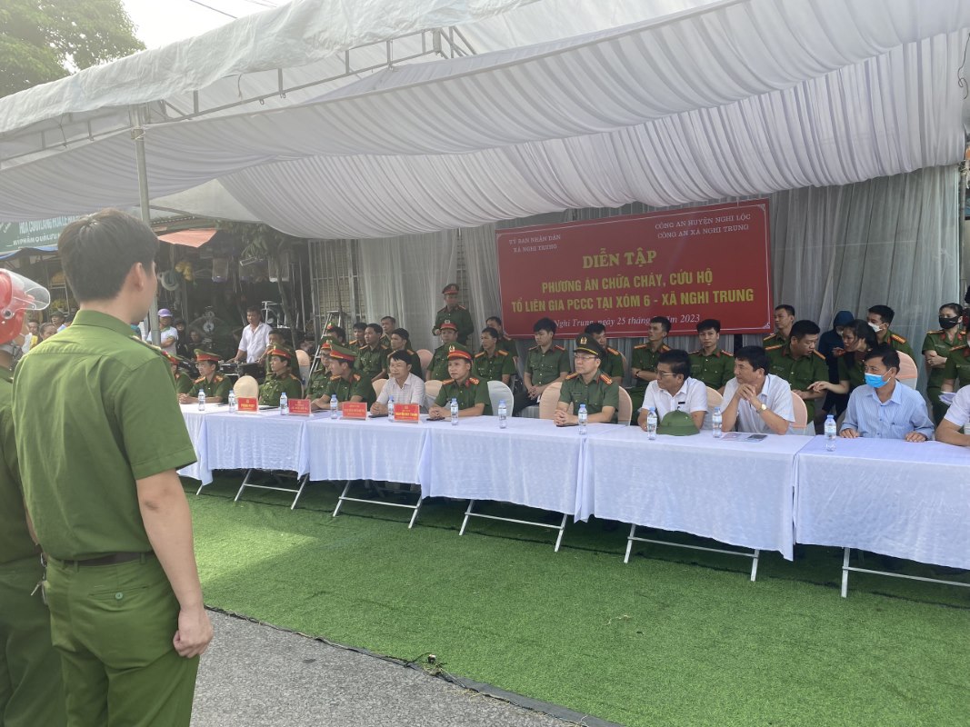 Diễn tập phương án chữa cháy Tổ liên gia an toàn phòng cháy