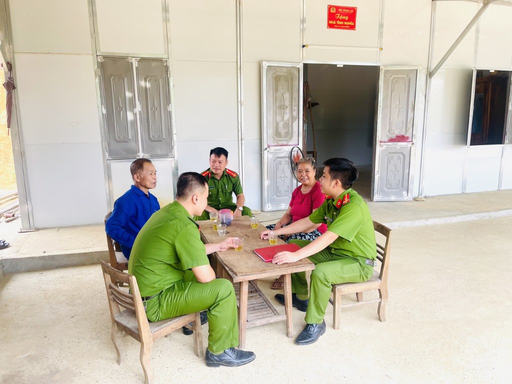 “Cảm ơn Đảng, Nhà nước, cảm ơn Công an” là cụm từ được bà con vùng phên dậu Tổ quốc nhắc đến nhiều nhất mỗi khi có khách ghé thăm