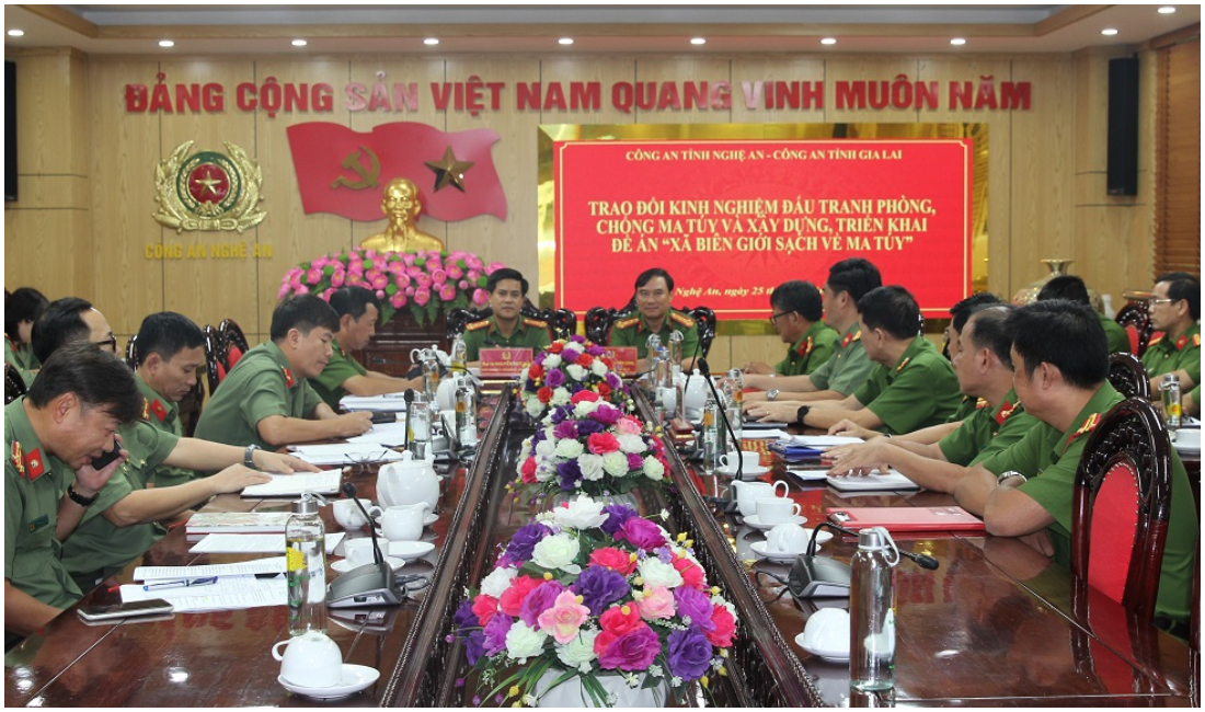 Trao đổi kinh nghiệm đấu tranh phòng, chống ma túy và xây dựng, triển khai Đề án 