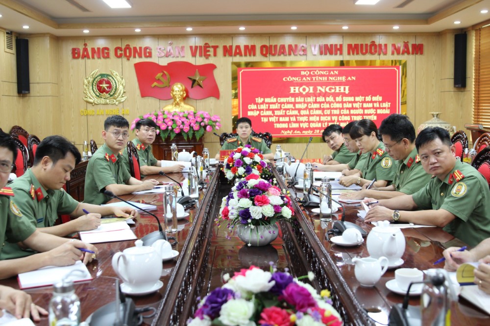 Tại điểm cầu Công an tỉnh Nghệ An