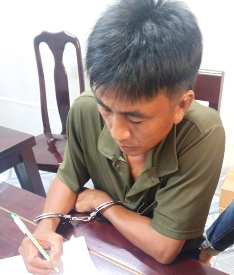 Bắt đối tượng mua bán 400 viên ma tuý tổng hợp