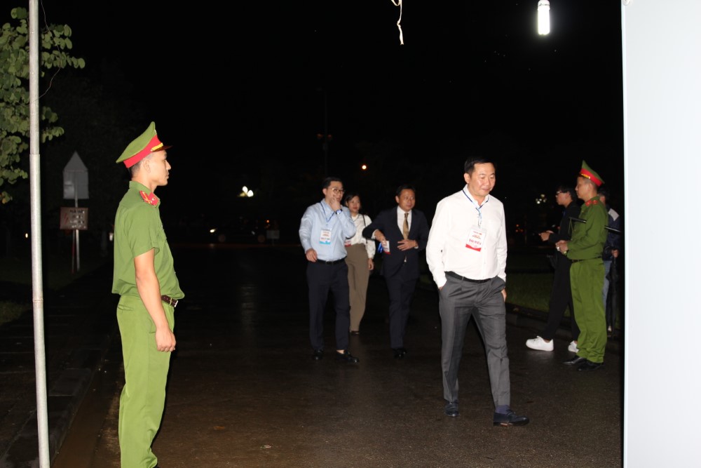 Các lực lượng của Công an Nghệ An đã nâng cao tinh thần cảnh giác, chủ động nắm tình hình, đảm bảo tốt an ninh trật tự tại chương trình nghệ thuật “Truông Bồn - Dấu chân anh hùng”.