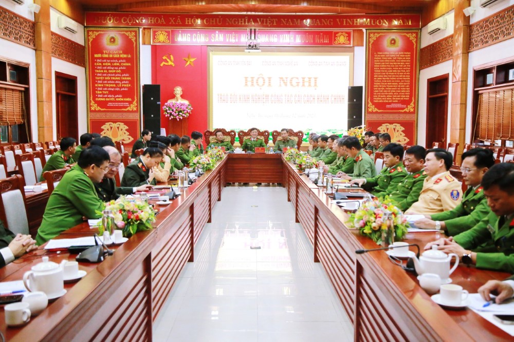 Toàn cảnh Hội nghị