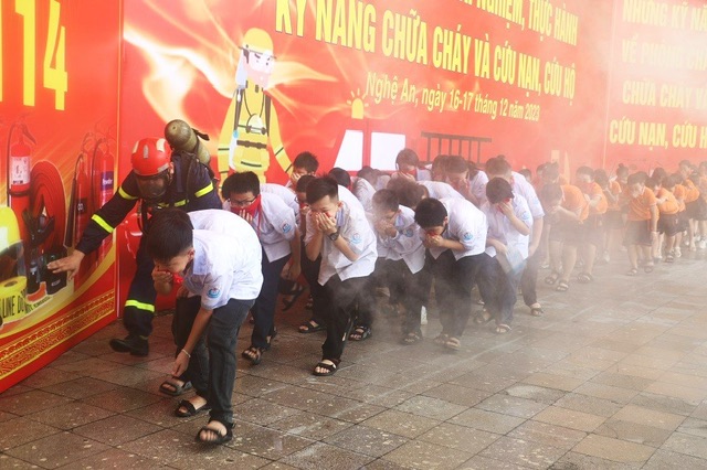 Trải nghiệm, thực hành chữa cháy và cứu nạn, cứu hộ