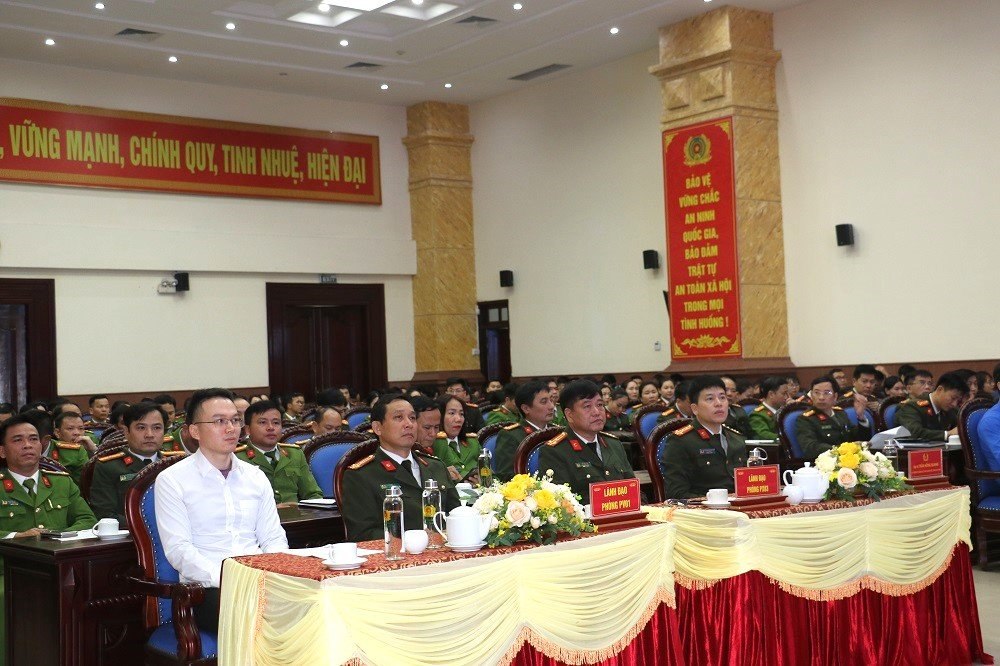 Các đại biểu tham dự hội nghị