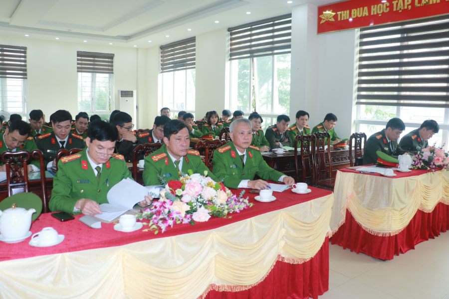 Các đại biểu tham dự hội nghị