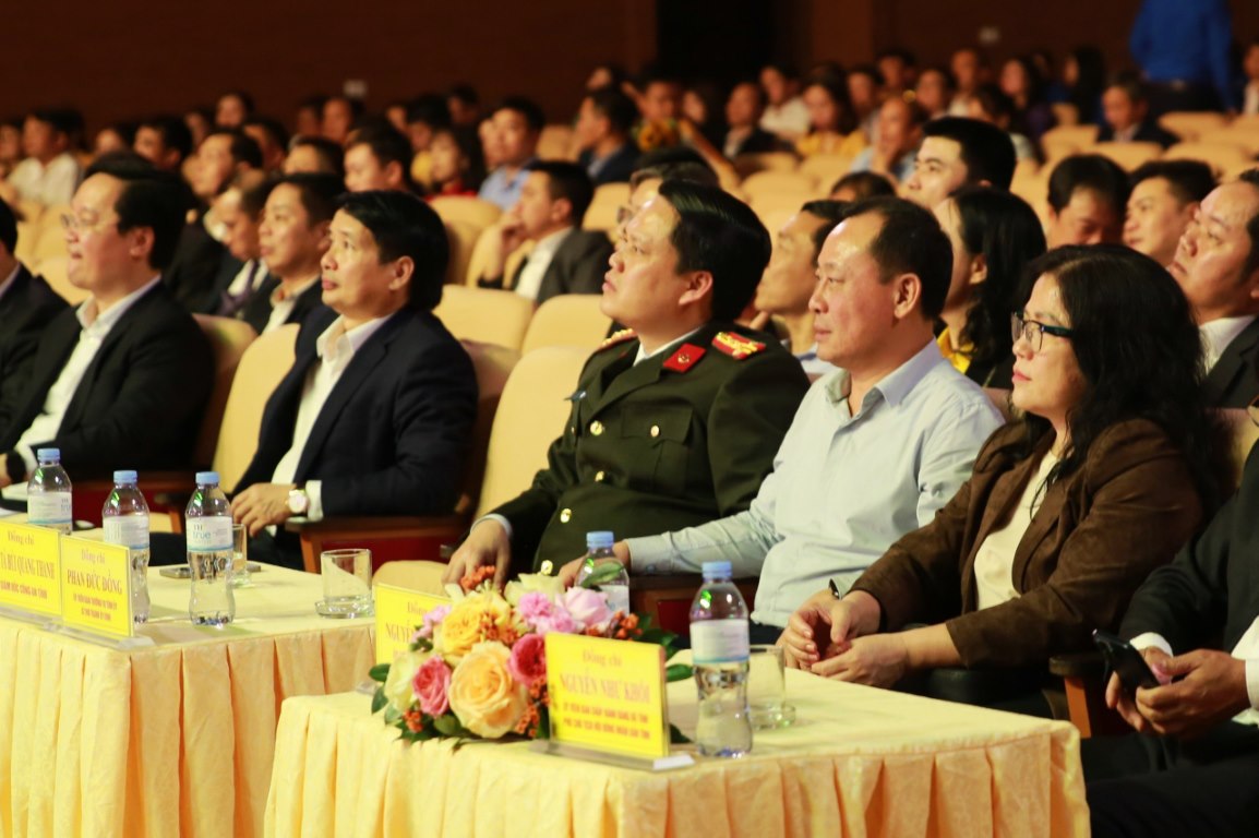 Các đại biểu tham dự chương trình