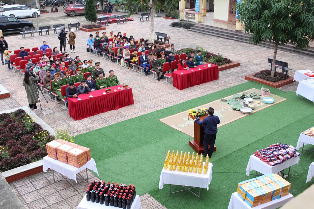 Quang cảnh phiên chợ