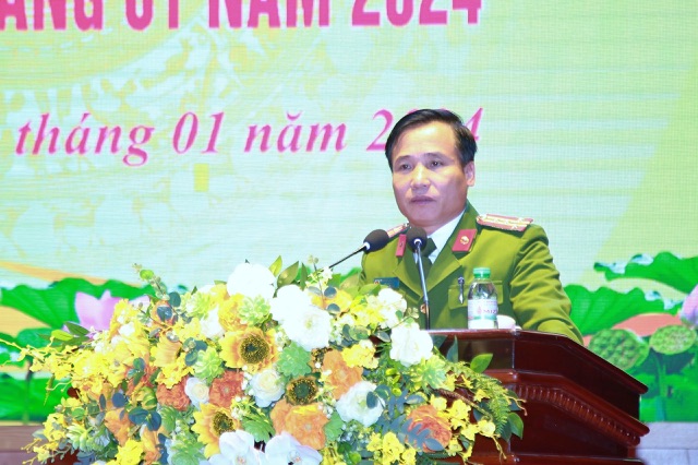 Đồng chí Đại tá Nguyễn Duy Thanh, Phó Giám đốc Công an tỉnh phát biểu tại Hội nghị