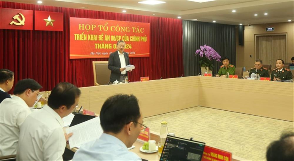 Họp Tổ công tác triển khai Đề án 06 tháng 02/2024