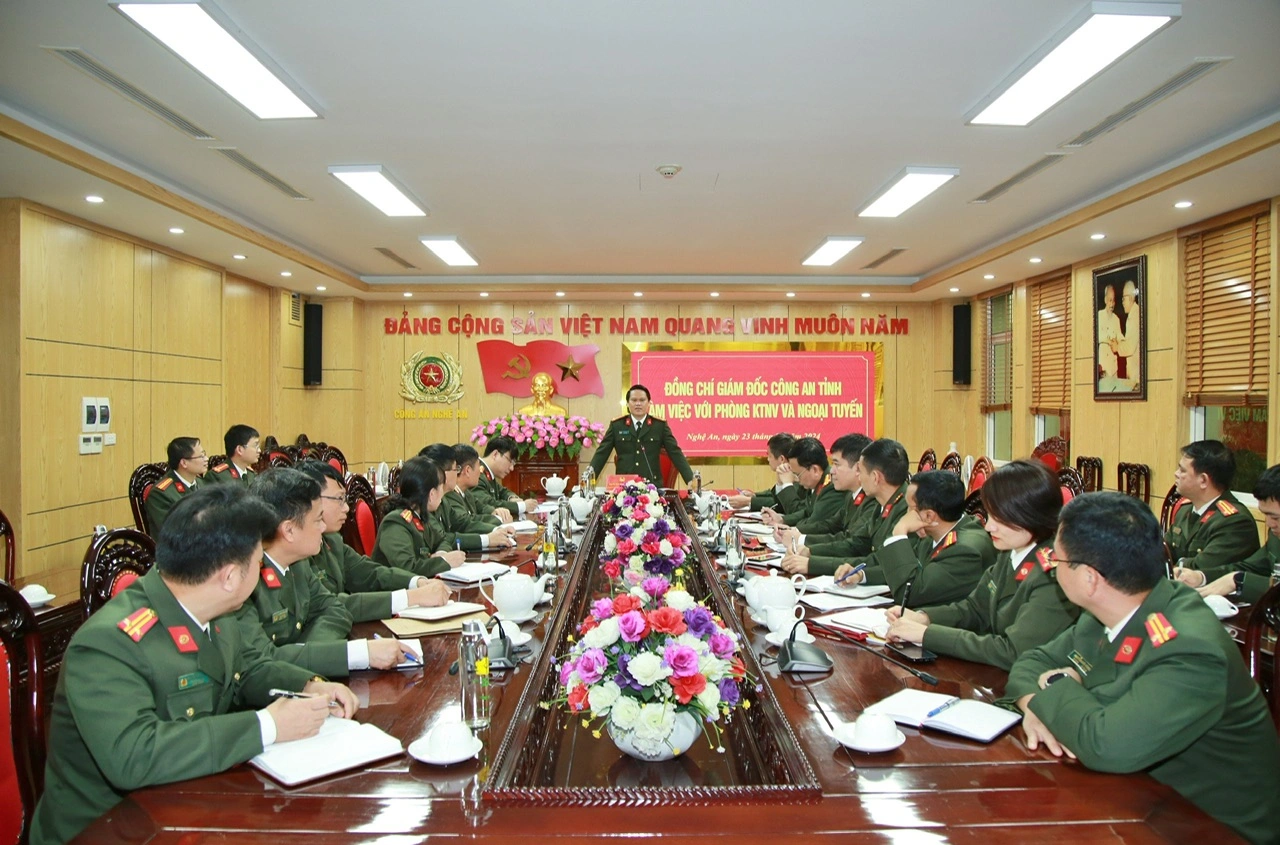 Toàn cảnh buổi làm việc 