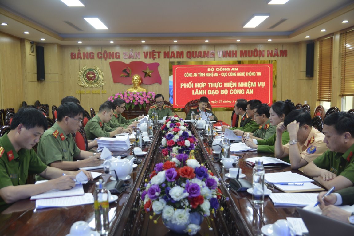 Cục Công nghệ thông tin - Bộ Công an làm việc với Công an tỉnh Nghệ An