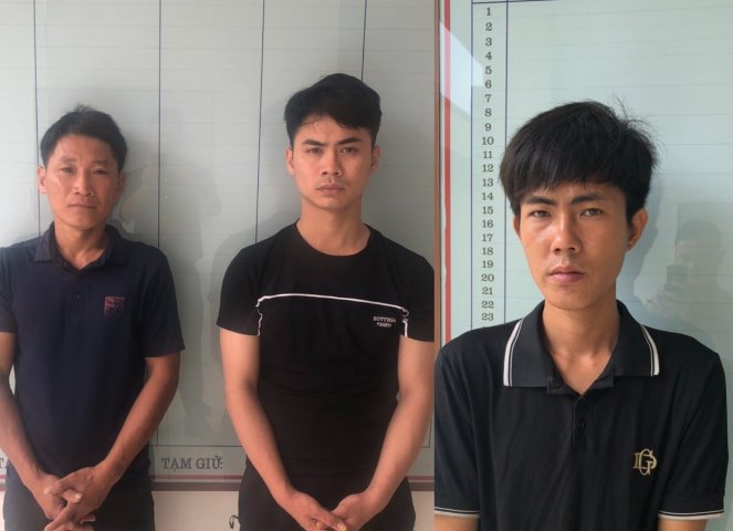 Hưng Nguyên: Bắt quả tang 03 đối tượng phạm tội về ma tuý