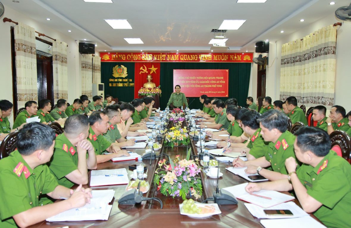 Toàn cảnh buổi làm việc