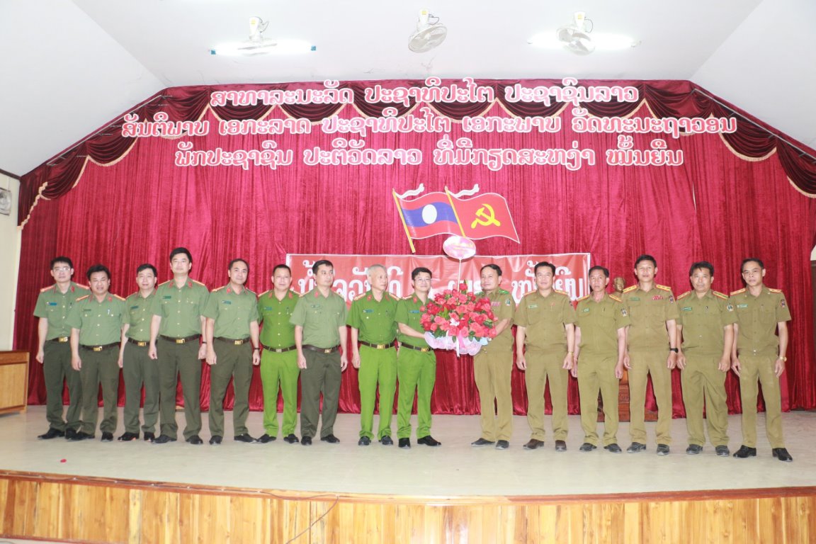 Công an tỉnh Nghệ An chúc Tết Bunpimay Công an tỉnh Hủa Phăn và Xiêng Khoảng