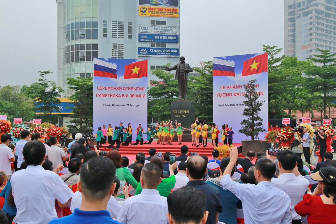 Toàn cảnh buổi lễ