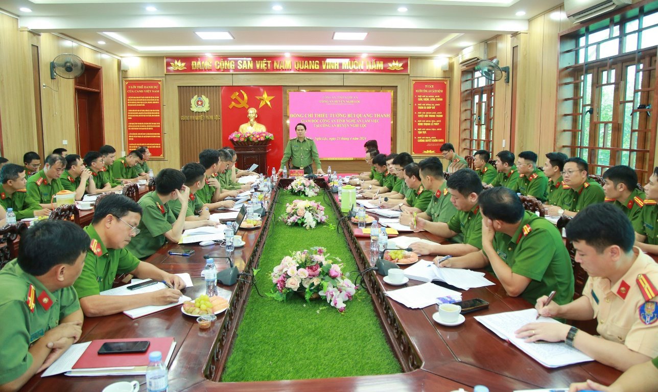 Toàn cảnh buổi làm việc