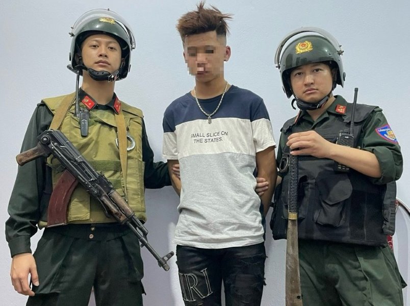 Tuần tra đêm, bắt các đối tượng gây rối trật tự công cộng và tàng trữ trái phép chất ma túy