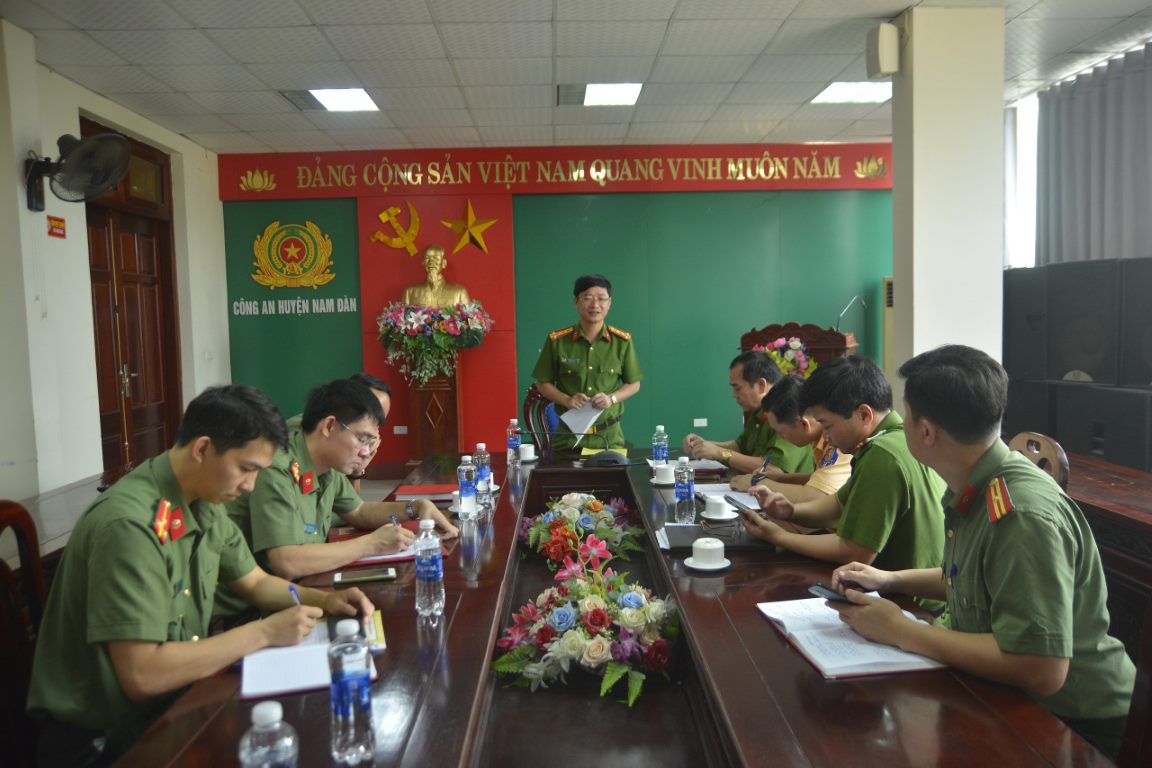 Đại tá Trần Ngọc Tuấn phát biểu chỉ đạo