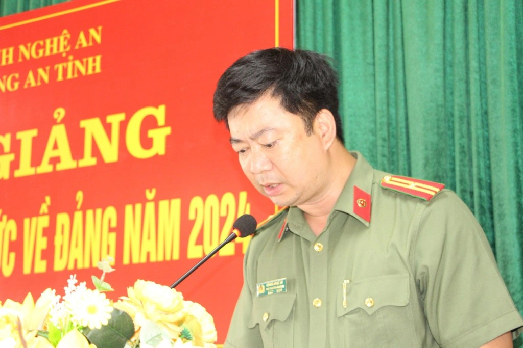[12/03/2024 14:37:23] Vương Linh: [Hình ảnh]  [12/03/2024 14:38:14] Hoàng Thị Hải Yến: xanh kiu he [01/05/2024 16:16:33] Hoàng Thị Hải Yến: [Tin nhắn đã thu hồi] [01/05/2024 16:16:35] Hoàng Thị Hải Yến: [Tin nhắn đã thu hồi] [01/05/2024 16:16:39] Hoàng Thị Hải Yến: [Tin nhắn đã thu hồi] [15/05/2024 16:25:34] Hoàng Thị Hải Yến: Đại diện lãnh đạo Phòng Tổ chức cán bộ Công an tỉnh công bố các quyết định tổ chức Lớp bồi dưỡng nhận thức về Đảng năm 2024