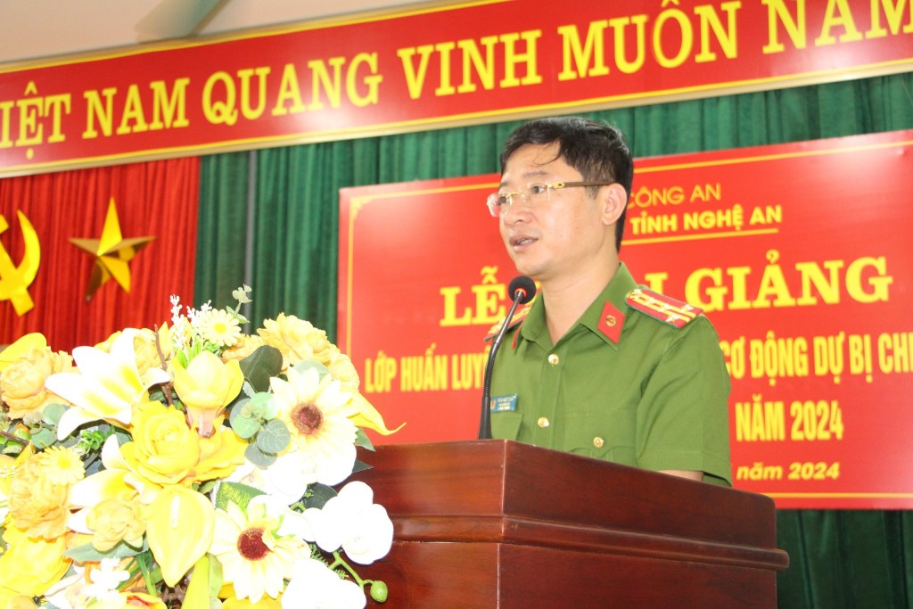 Khai giảng lớp huấn luyện lực lượng Cảnh sát cơ động dự bị chiến đấu