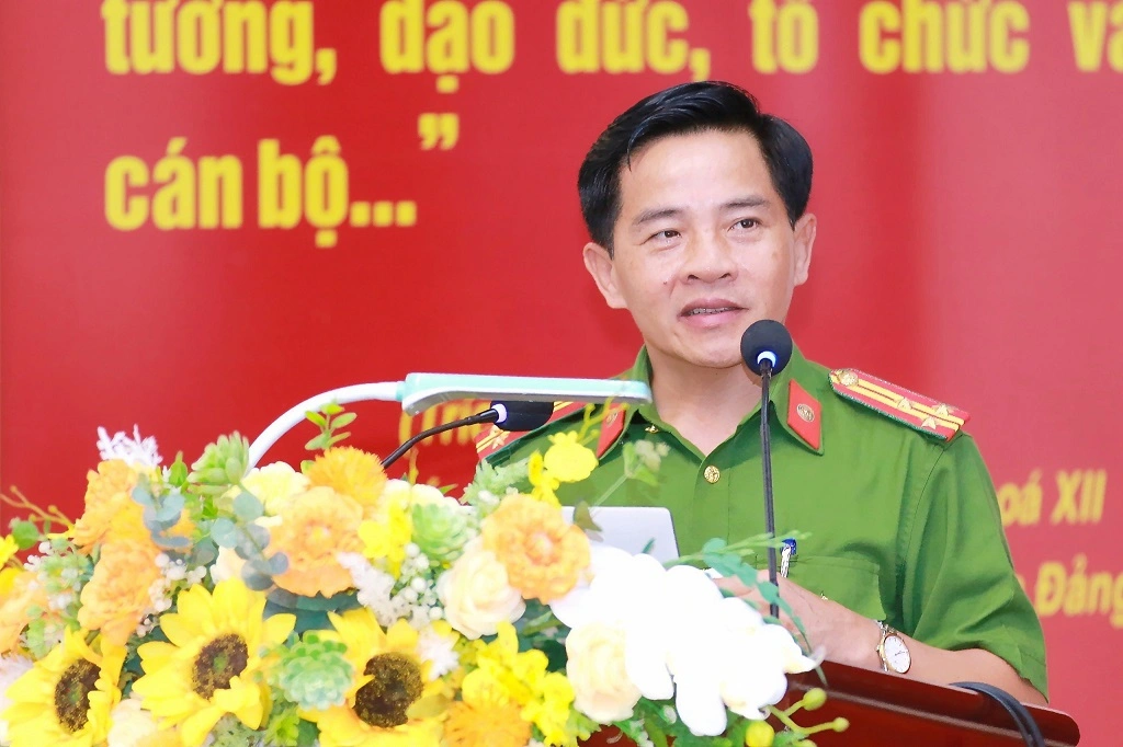 Đại diện Lãnh đạo Phòng Cảnh sát Thi hành án hình sự và hỗ trợ tư pháp Công an tỉnh phát biểu khai mạc Hội nghị